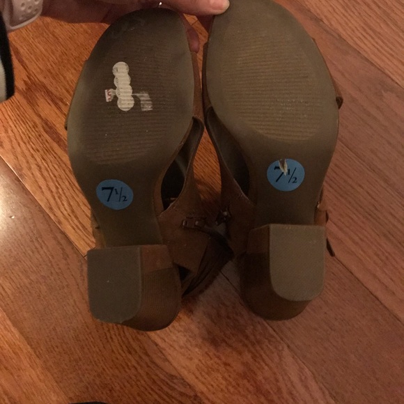 Brown booties - Picture 4 of 5